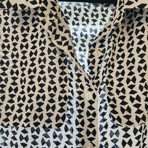 Geometric Shape Blouse - Picture 3 of 3